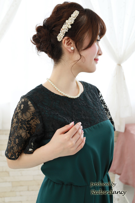 グリーンの授乳口付きレースドレス