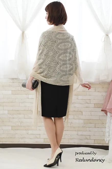 ネイビーのケープスリーブドレス