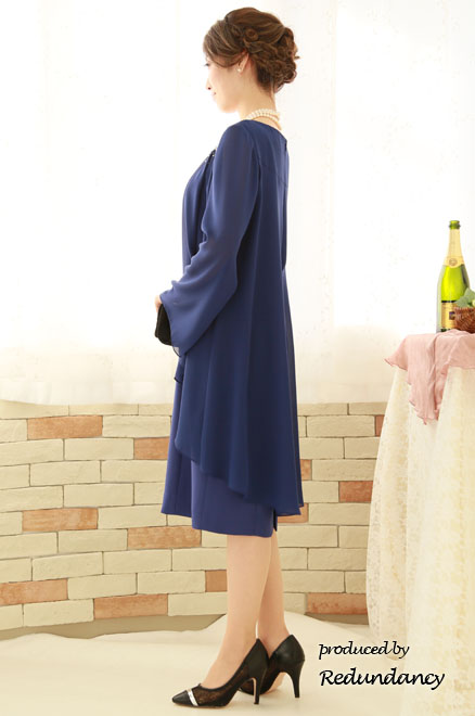 ブルーのビジュー＆ドレープスリーブドレス