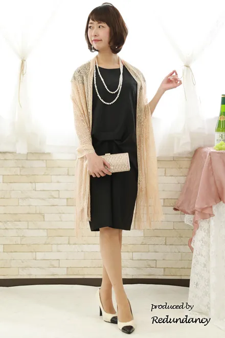 ブラックのウエストドレープストレートドレス