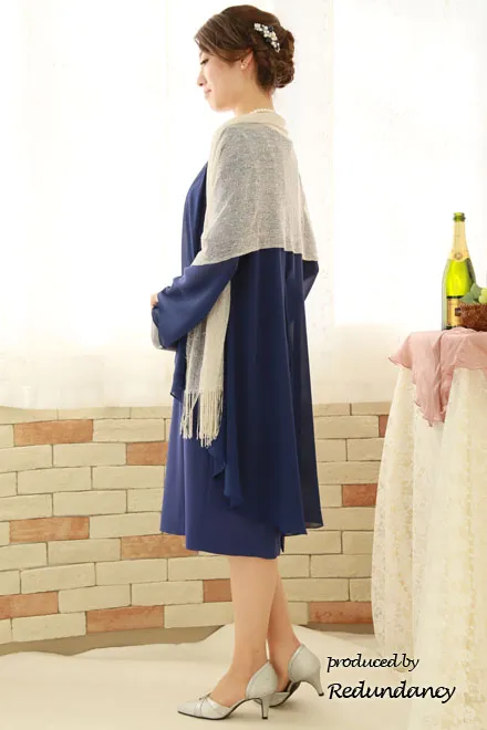 ブルーのビジュー＆ドレープスリーブドレス