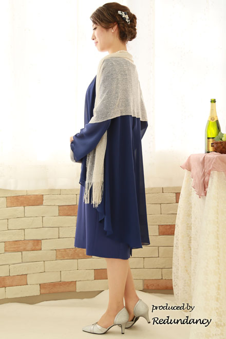 ブルーのビジュー＆ドレープスリーブドレス