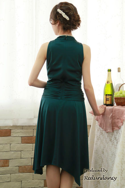 ディープグリーンのフロントクロスアシンメトリードレス