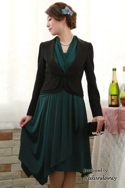 ディープグリーンのフロントクロスアシンメトリードレス