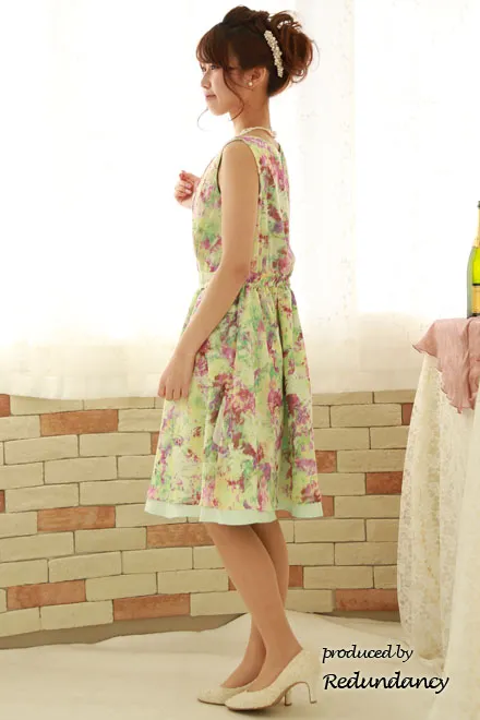 グリーンの油彩風花柄ドレスミディ丈ドレス