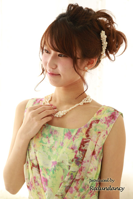 グリーンの油彩風花柄ドレスミディ丈ドレス