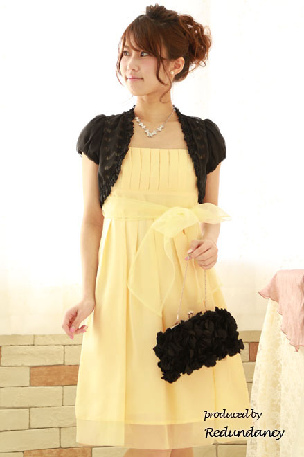 レモンイエローの透け感リボン膝丈ドレス