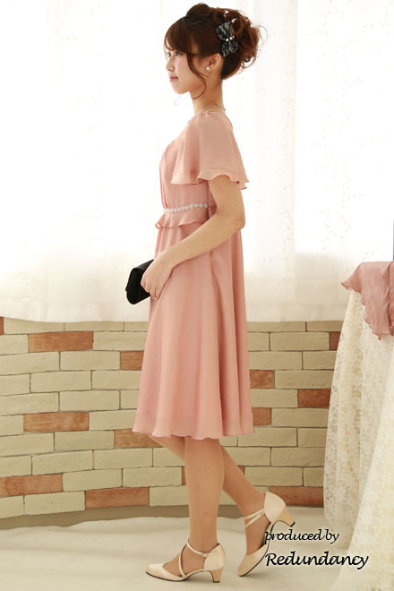 ピンクのスクープドネック小花レース膝丈ドレス