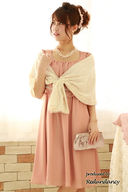 ピンクのスクープドネック小花レース膝丈ドレス