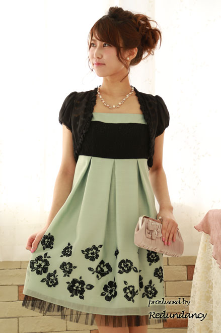 ミントグリーン×ブラックのラメ花刺繍ドレス