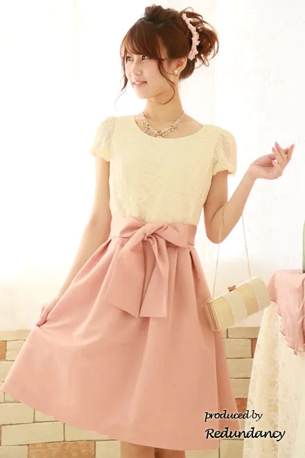 ピンク×ベージュのウエスト切替プリンセスドレス