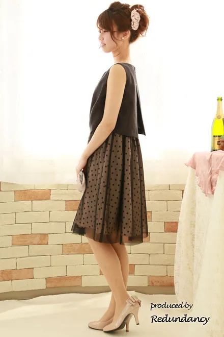 ブラック×ピンクのドットチュールスカートドレス