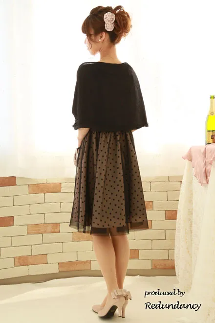 ブラック×ピンクのドットチュールスカートドレス