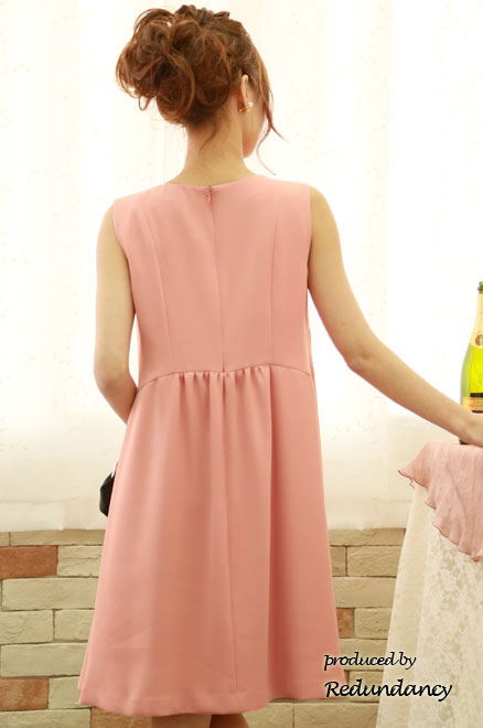 サーモンピンクのゆったりシンプルミニ丈ドレス