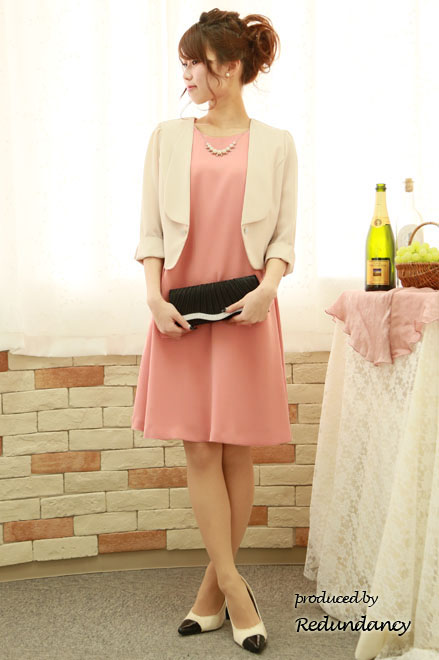 サーモンピンクのゆったりシンプルミニ丈ドレス