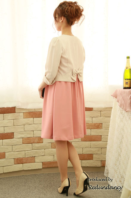 サーモンピンクのゆったりシンプルミニ丈ドレス