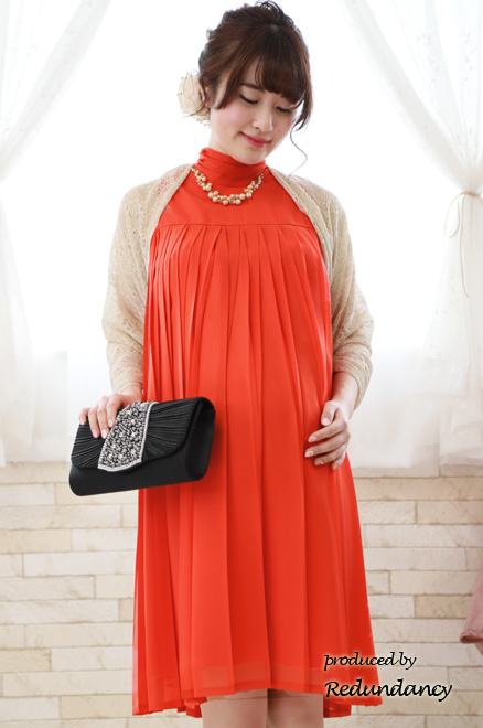 オレンジのAラインプリーツドレス