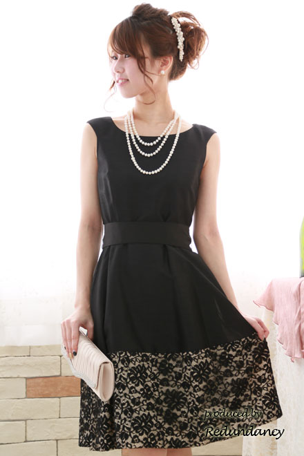 ブラック×ベージュのレース背中編み上げバックリボンドレス