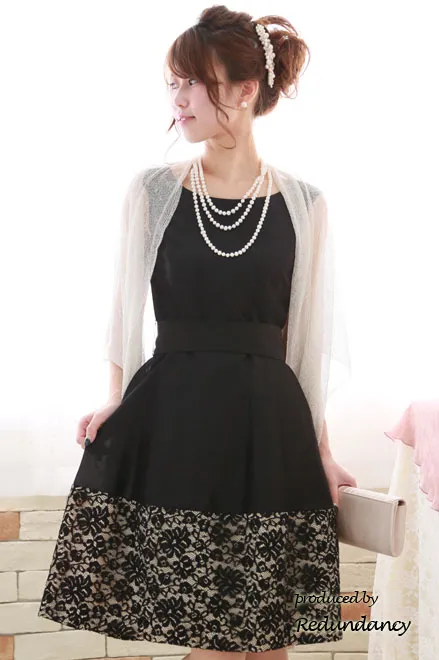 ブラック×ベージュのレース背中編み上げバックリボンドレス