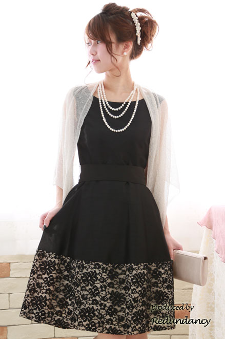 ブラック×ベージュのレース背中編み上げバックリボンドレス