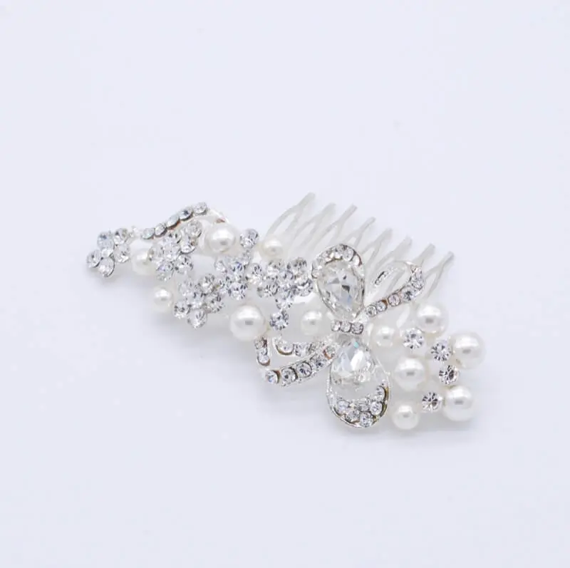 パールとビジューのシルバーコーム