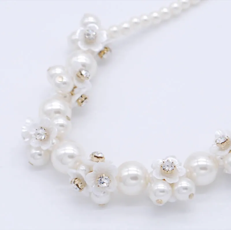 パールとお花モチーフのネックレス