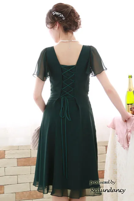 ダークグリーンの背中編み上げシフォンミモレ丈ドレス