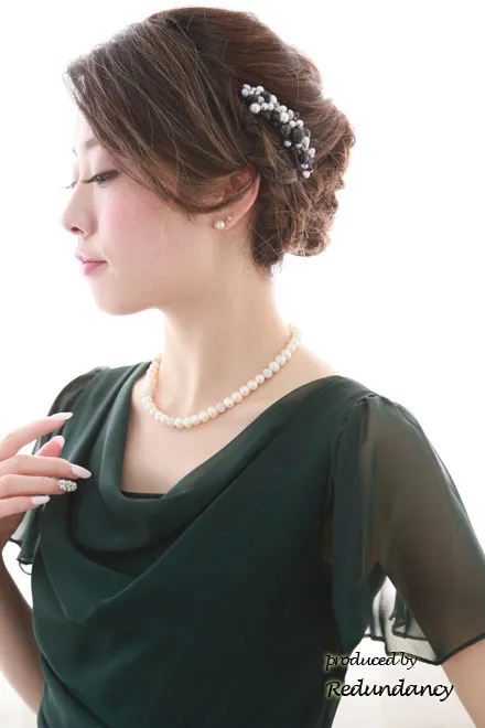 ダークグリーンの背中編み上げシフォンミモレ丈ドレス