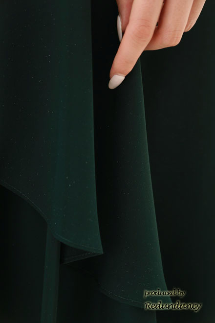 ダークグリーンの背中編み上げシフォンミモレ丈ドレス