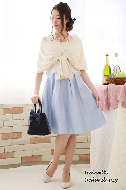 ベージュ×ブルーの切替パニエ入りドレス