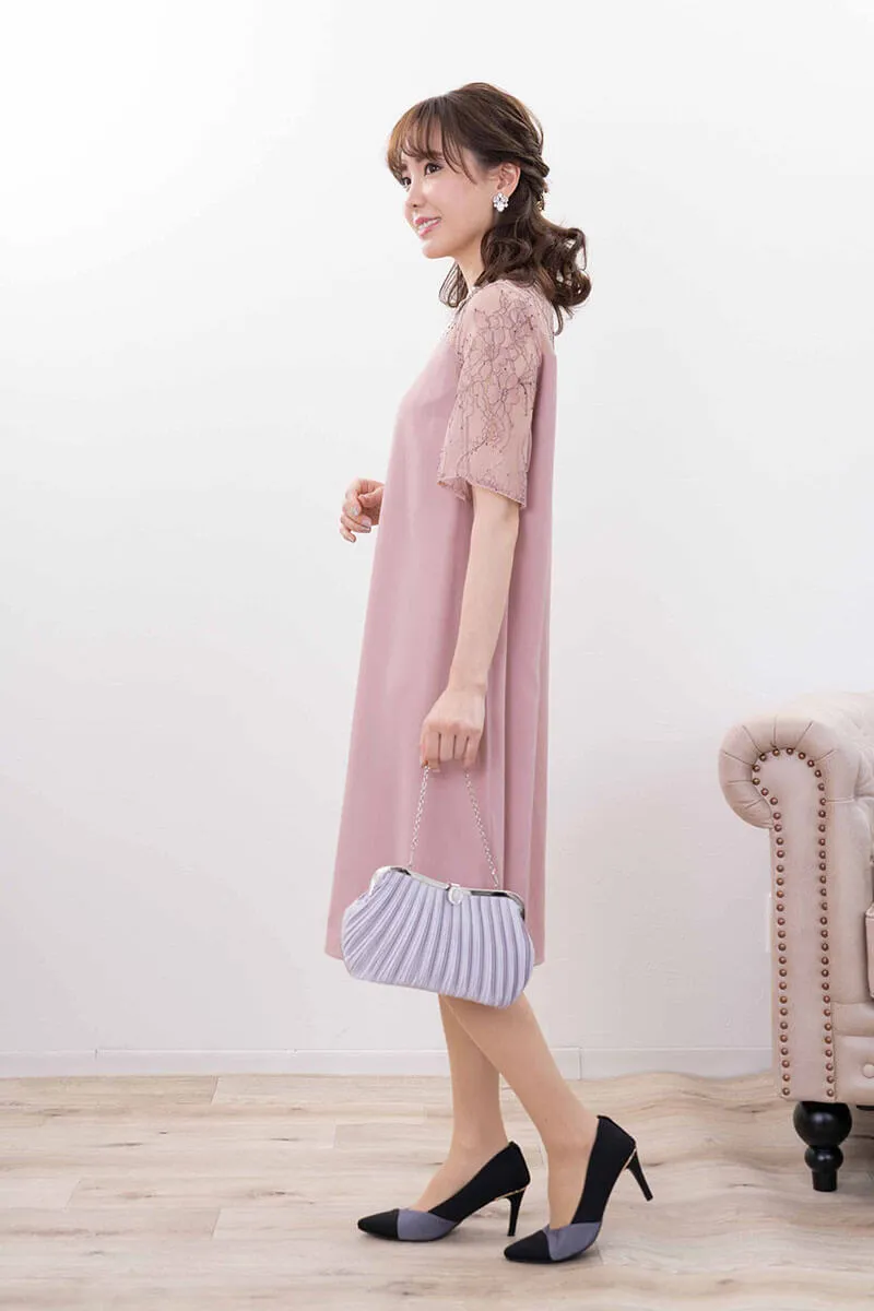 ピンクのレース切替テントラインドレス