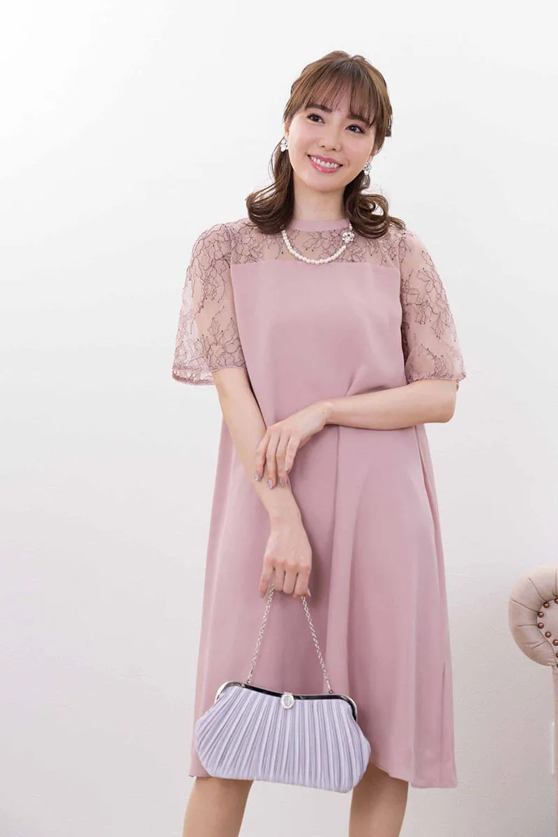 ピンクのレース切替テントラインドレス