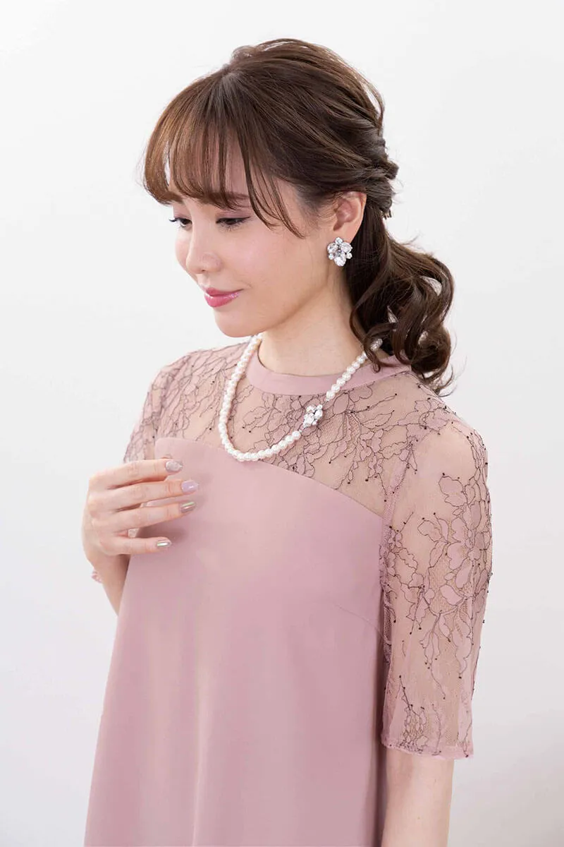 ピンクのレース切替テントラインドレス