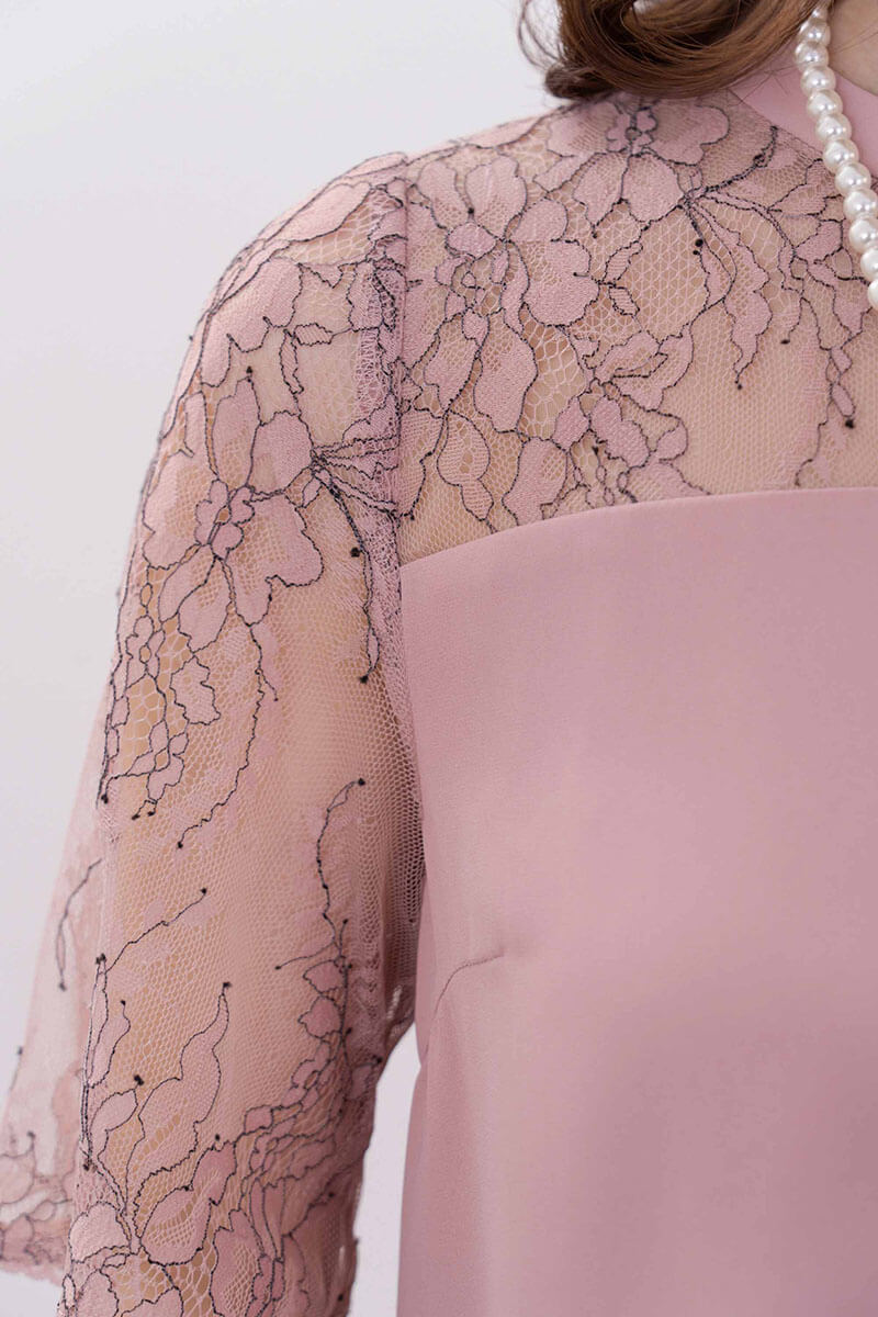 ピンクのレース切替テントラインドレス