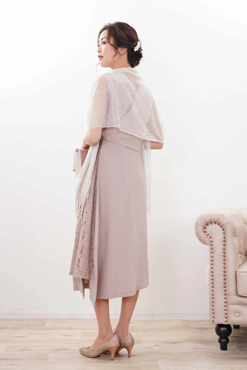 ベージュピンクのレース切替カシュクールドレス