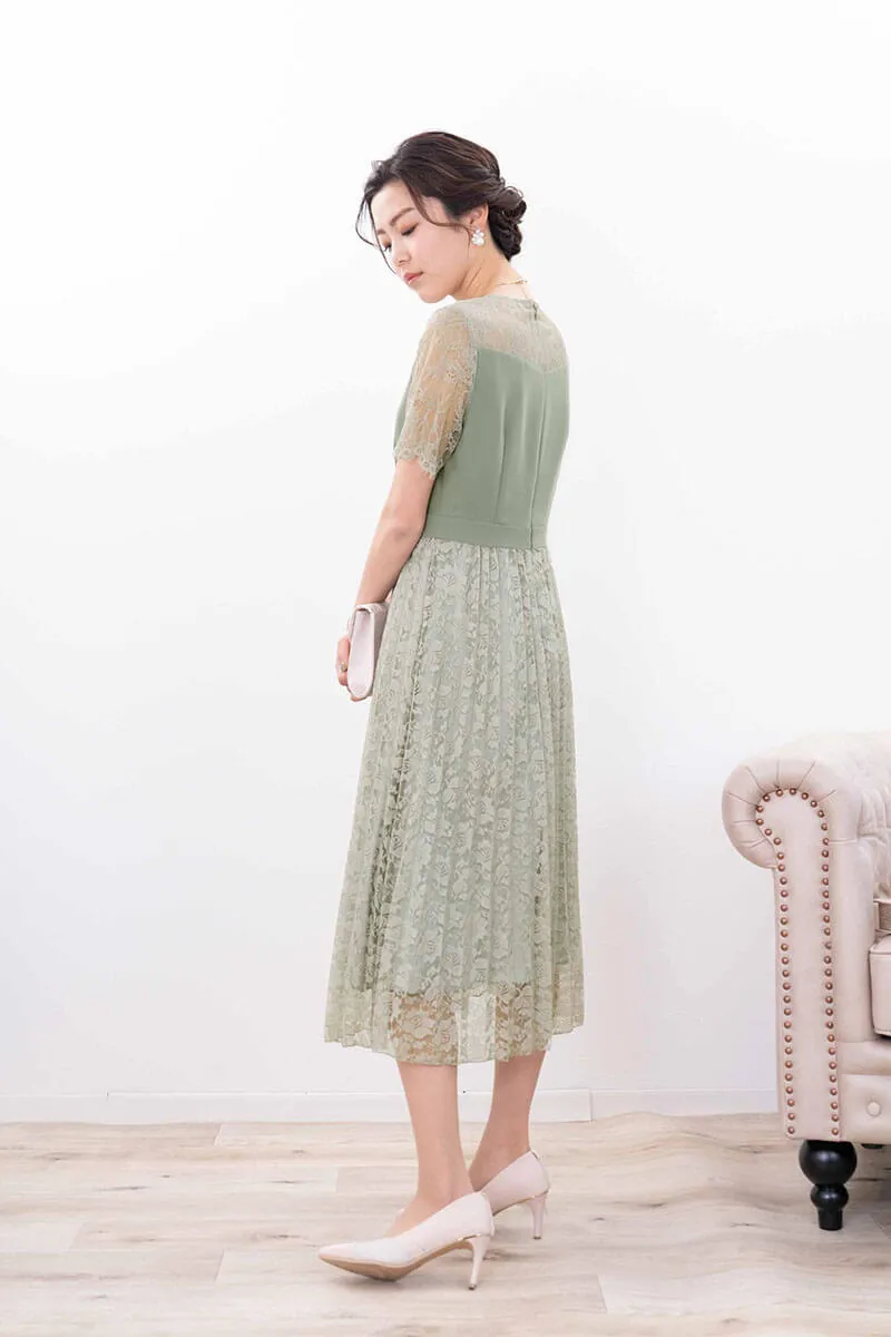 ライトグリーンの総レースプリーツドレス