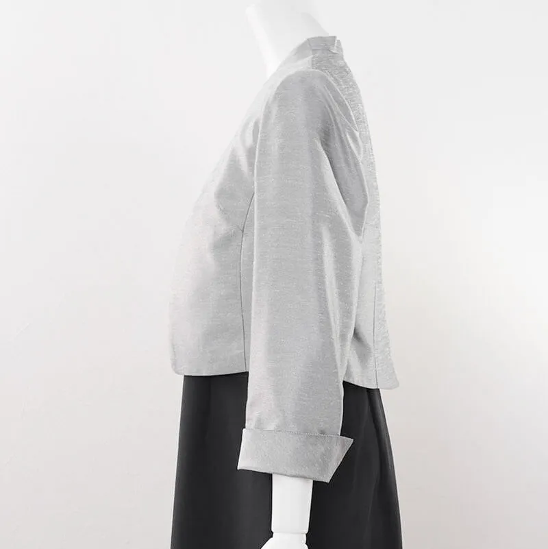 シルバーのシャンタン九分袖ボレロ