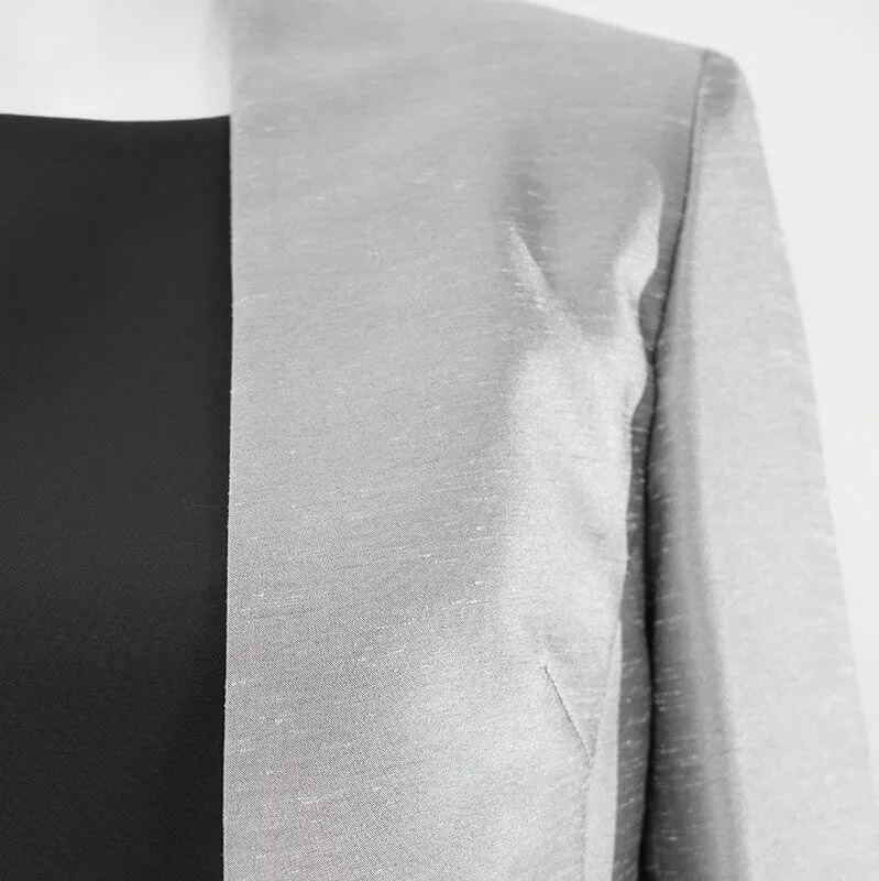 シルバーのシャンタン九分袖ボレロ