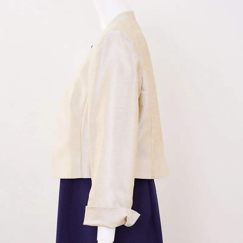 ベージュシャンタンの九分袖ボレロ