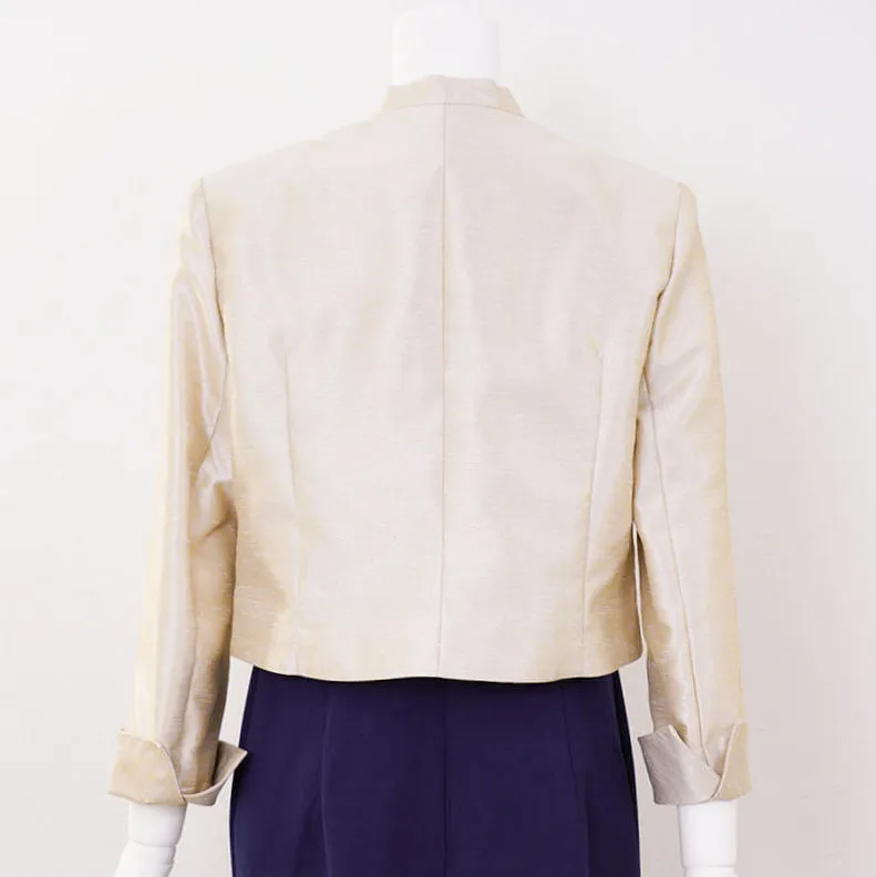 ベージュシャンタンの九分袖ボレロ
