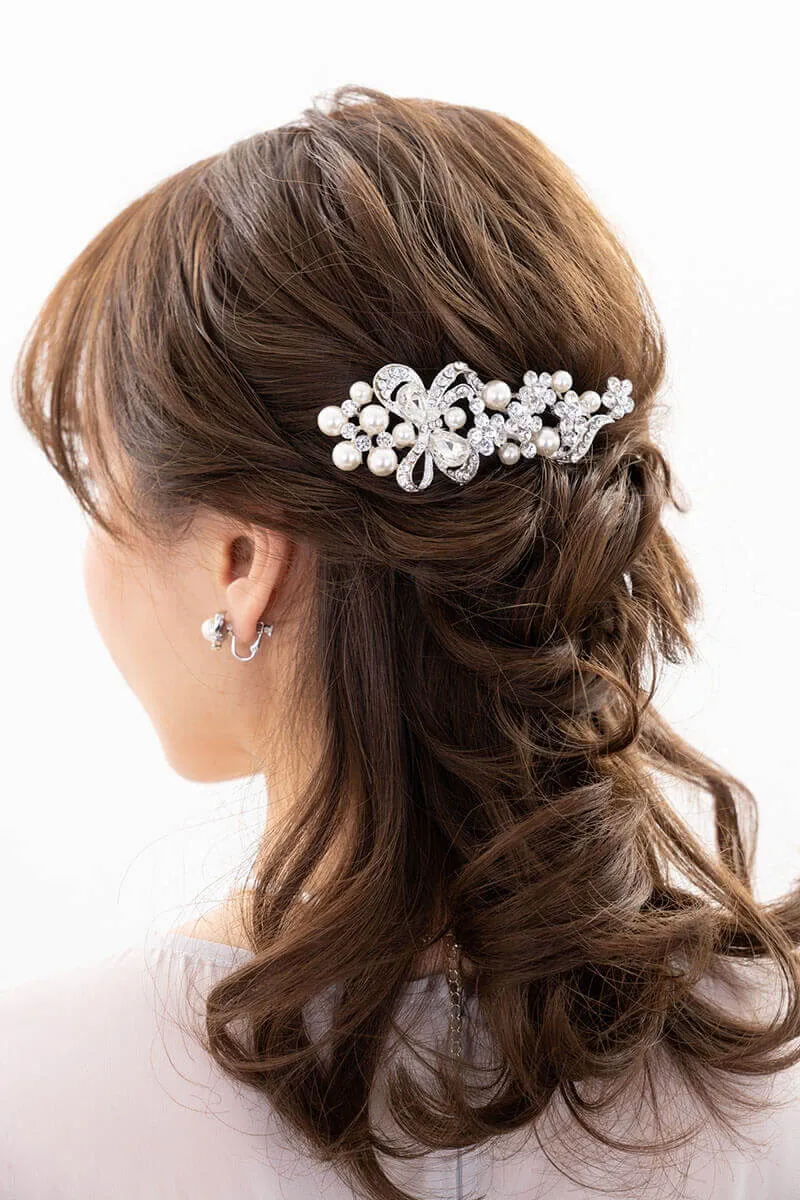 パールとビジューのシルバーコーム