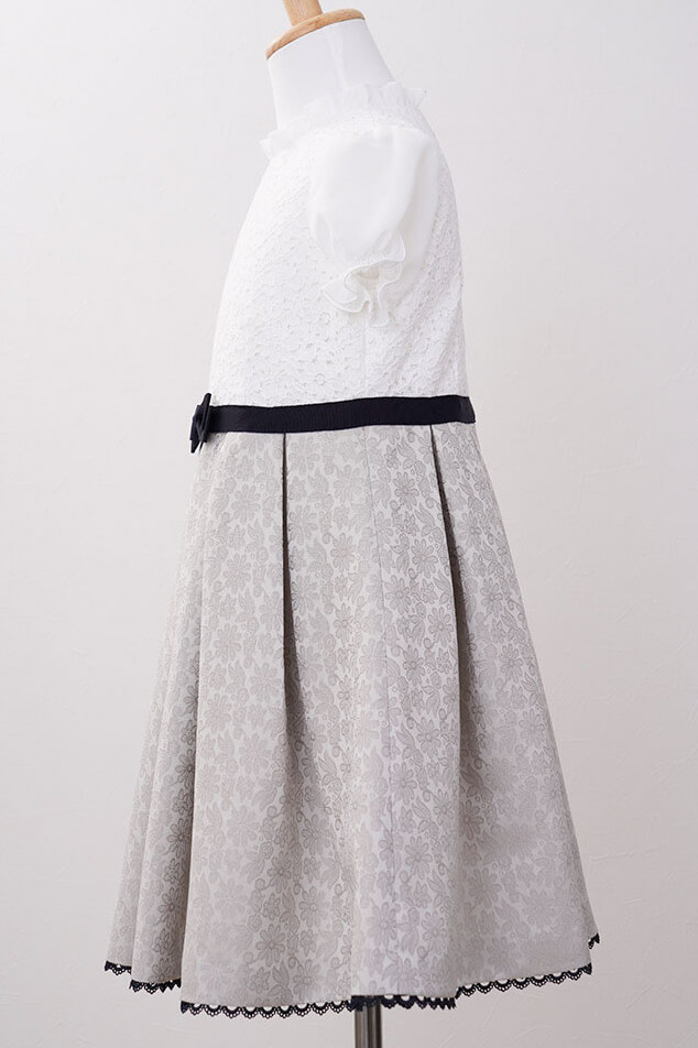 ベージュのレース×ジャガードキッズフォーマルセット