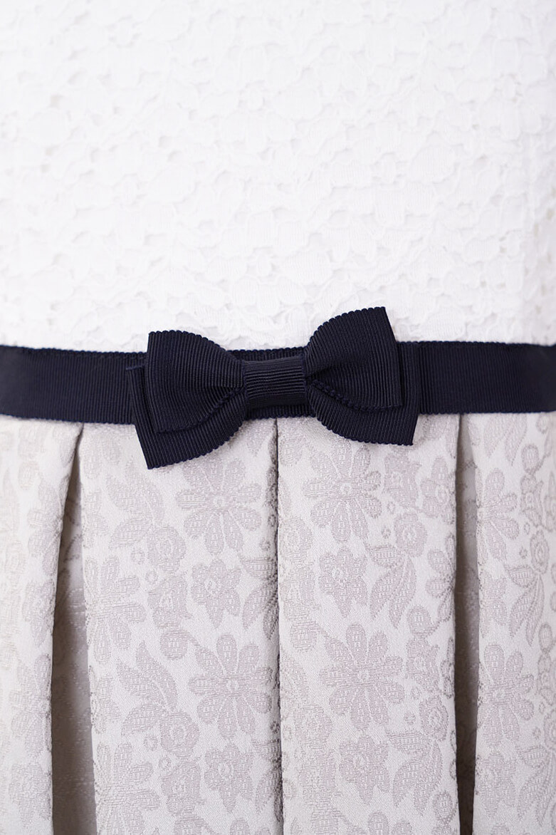 ベージュのレース×ジャガードキッズフォーマルセット