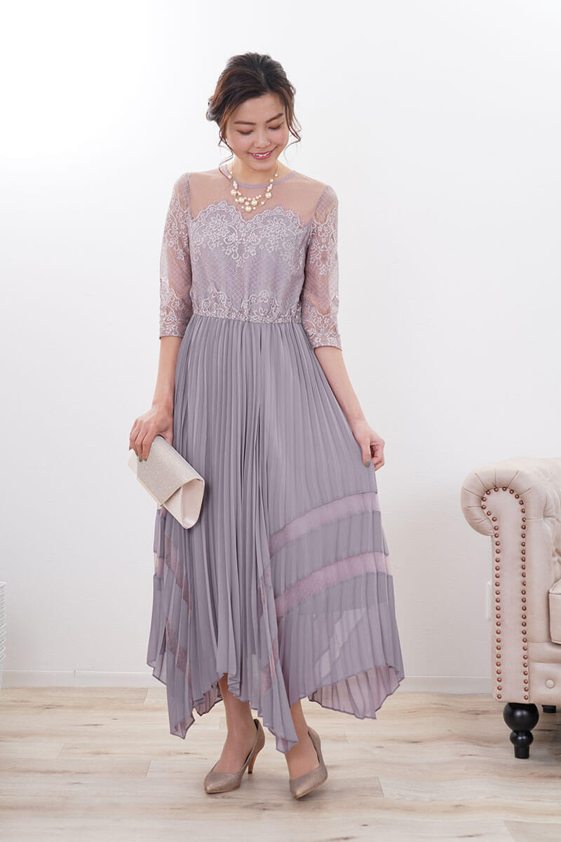 ゴールドラメのクラッチバッグ