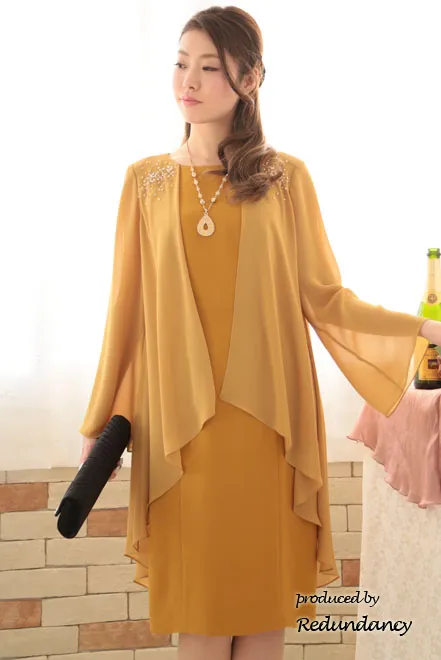 マスタードイエローのビジュー＆ドレープスリーブドレス