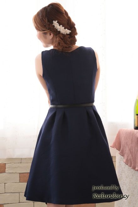 ネイビーのラウンドネックシンプルミニ丈ドレス