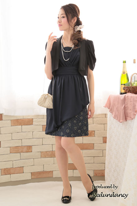 ネイビーのアシンメトリー切替タイトドレス