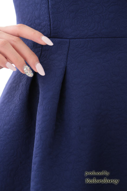 ダークブルーのラウンドネックシンプルミニ丈ドレス