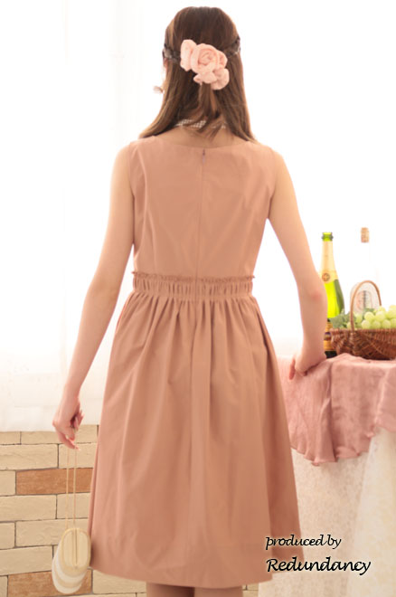 ピンクのウエストシャーリングミモレ丈ドレス