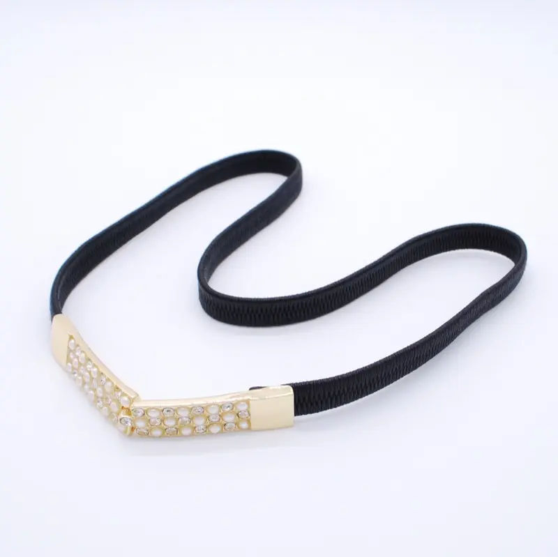 黒のラインストーン付きベルト